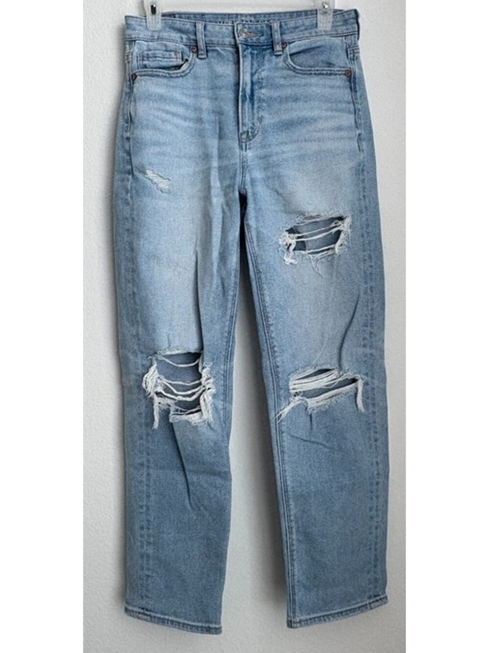 NWOT Womens American Eagle Mom Straight Leg Jean Size 4